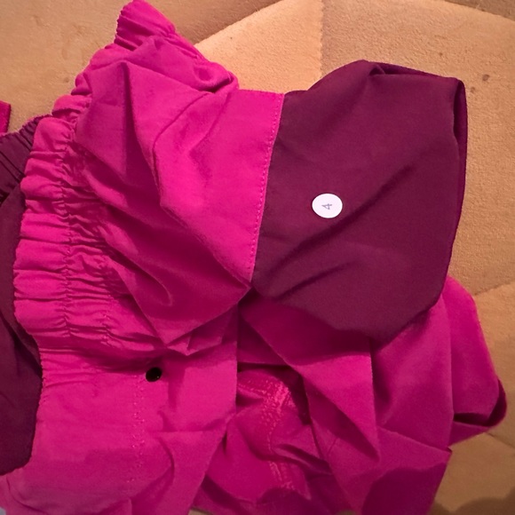 Lululemon spring breakaway shorts in magenta size 4 - Picture 5 of 8